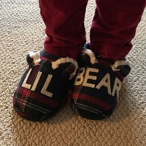 NWOT Lil Bear toddler slippers, family slippers, Dearfoam, plaid so 7/8 matching